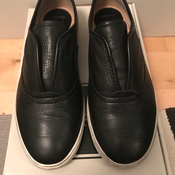 Frye Mindy Slip On Black Leather Size 6 - Picture 4 of 7